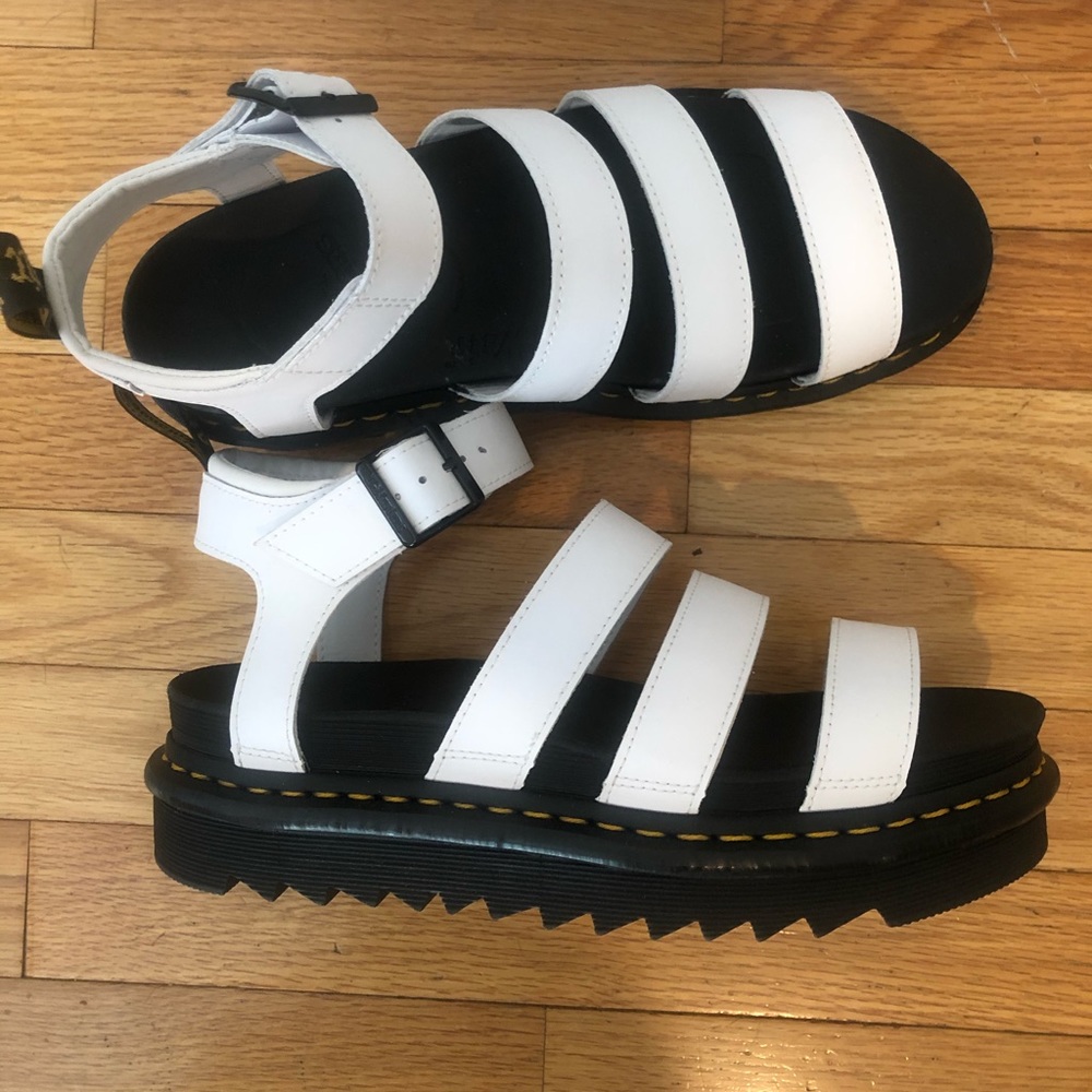 Dr Martens Blair sandal size US 8 women’s white